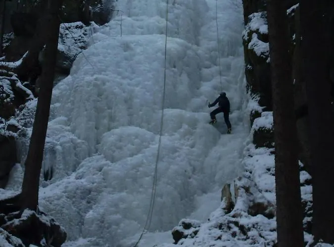 Dorfstrasse 15 Hundshubel